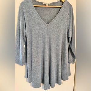 Green Envelope 3/4 Sleeve V Neck Tunic.‎  Size 1X